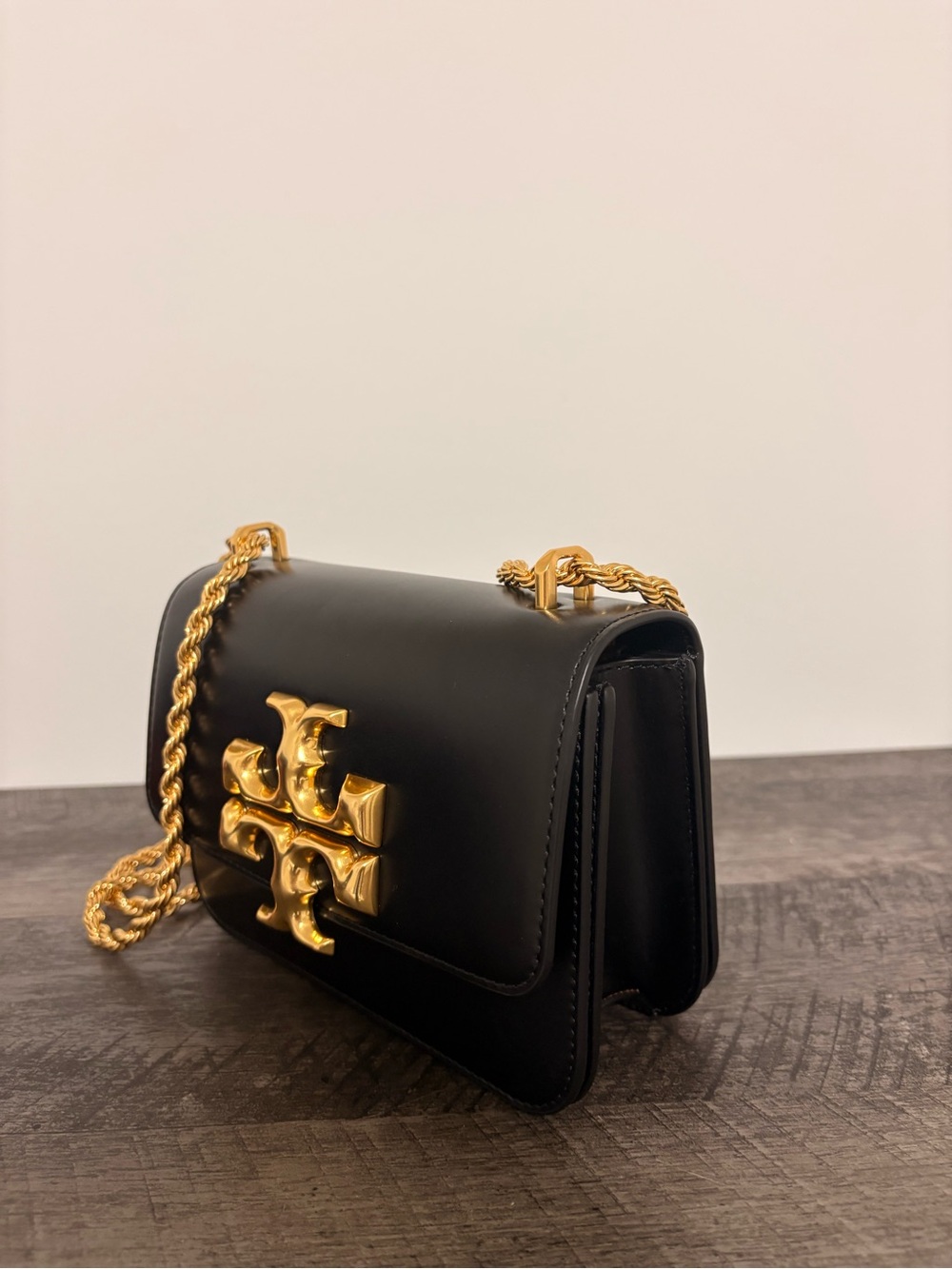 Tory Burch Black Leather Crossbody Bag with Gold Logo and Chain - Picture 2 of 4